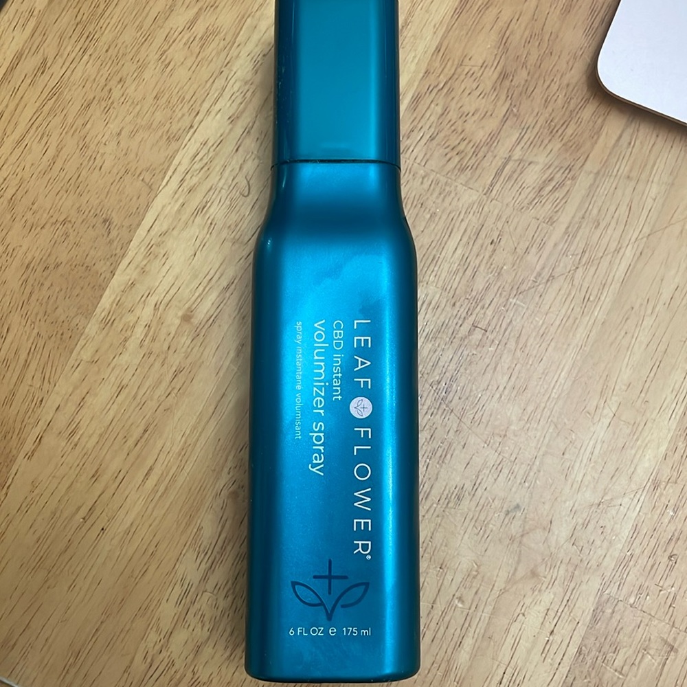 Leaf and flower volumizing spray